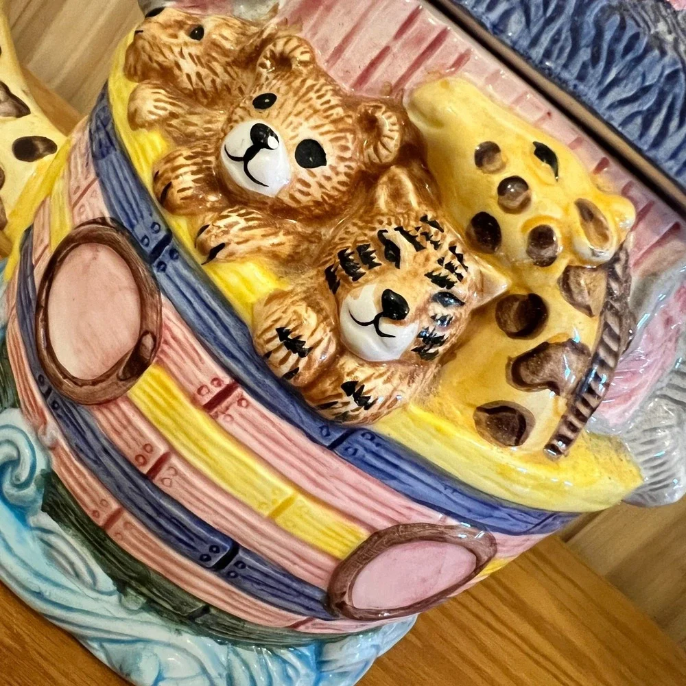 Noah's‎ Ark Animal Teapot Ceramic Collectible Nautical Farmhouse Jay Imports VTG